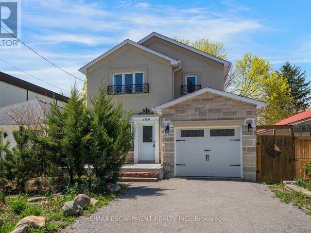 108 OLDE BAYVIEW AVENUE Richmond Hill Ontario, L4E 3C7 - 4 Bedrooms Home For Sale