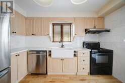 108 OLDE BAYVIEW AVENUE | Richmond Hill Ontario | Slide Image Nine