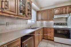 47 RIVIERA DRIVE | Vaughan Ontario | Slide Image Three