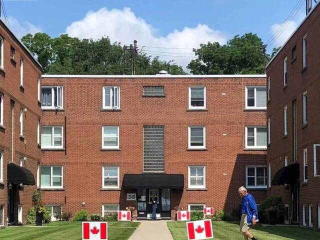 16 - 1351 LAKESHORE ROAD Burlington Ontario, L7S 1B1 - 2 Bedrooms Waterfront Home For sale
