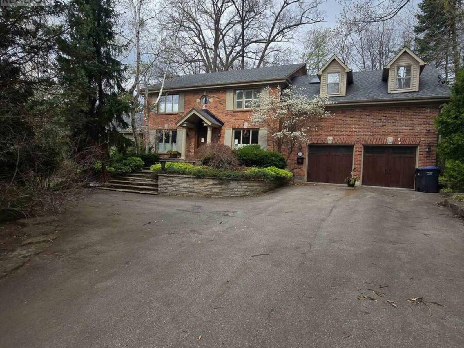 1701 BIRCHWOOD DRIVE, Mississauga, Ontario L5J 1T7