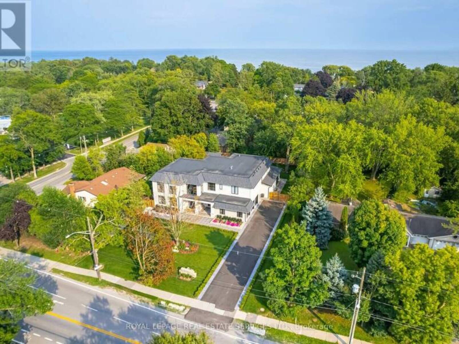 2014 LAKESHORE ROAD W, Oakville, Ontario L6L 1G7