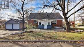39 WOODWARD AVENUE | Brampton Ontario | Slide Image Two