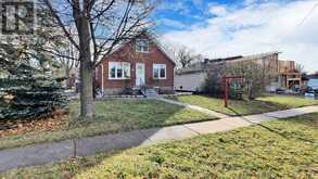39 WOODWARD AVENUE | Brampton Ontario | Slide Image Forty-one