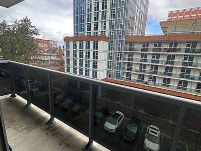 162 - 258A SUNVIEW STREET Waterloo Ontario, N2L 0H6 - 2 Bedrooms Condo For Sale