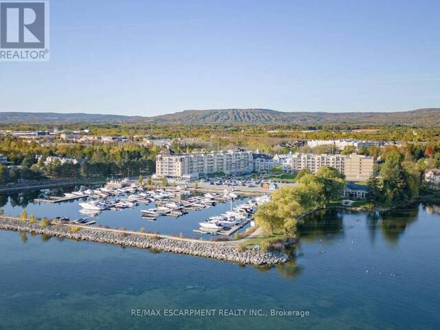 4403 & 4405 - 9 HARBOUR STREET Collingwood Ontario, L9Y 5B5 - 2 Bedrooms Waterfront Condo For Sale