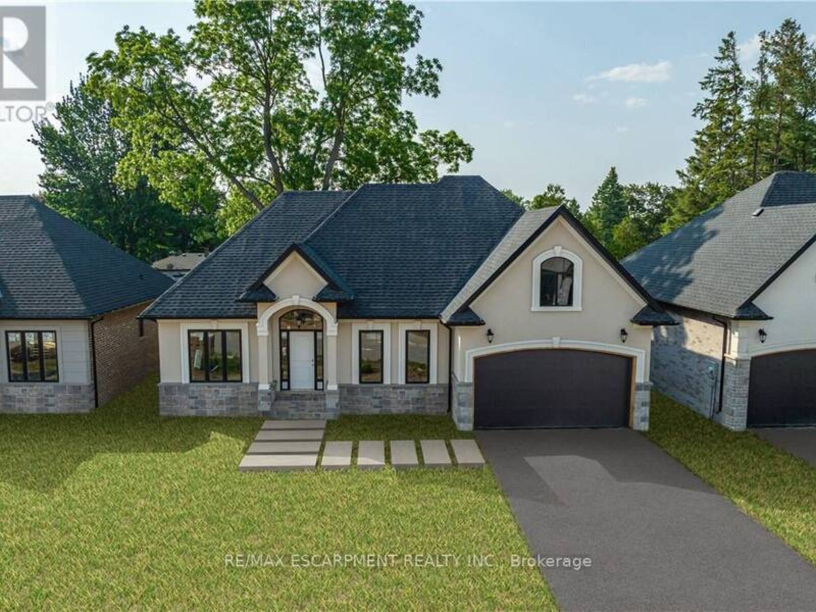 35 CESAR PLACE, Ancaster, Ontario L9G 0G3