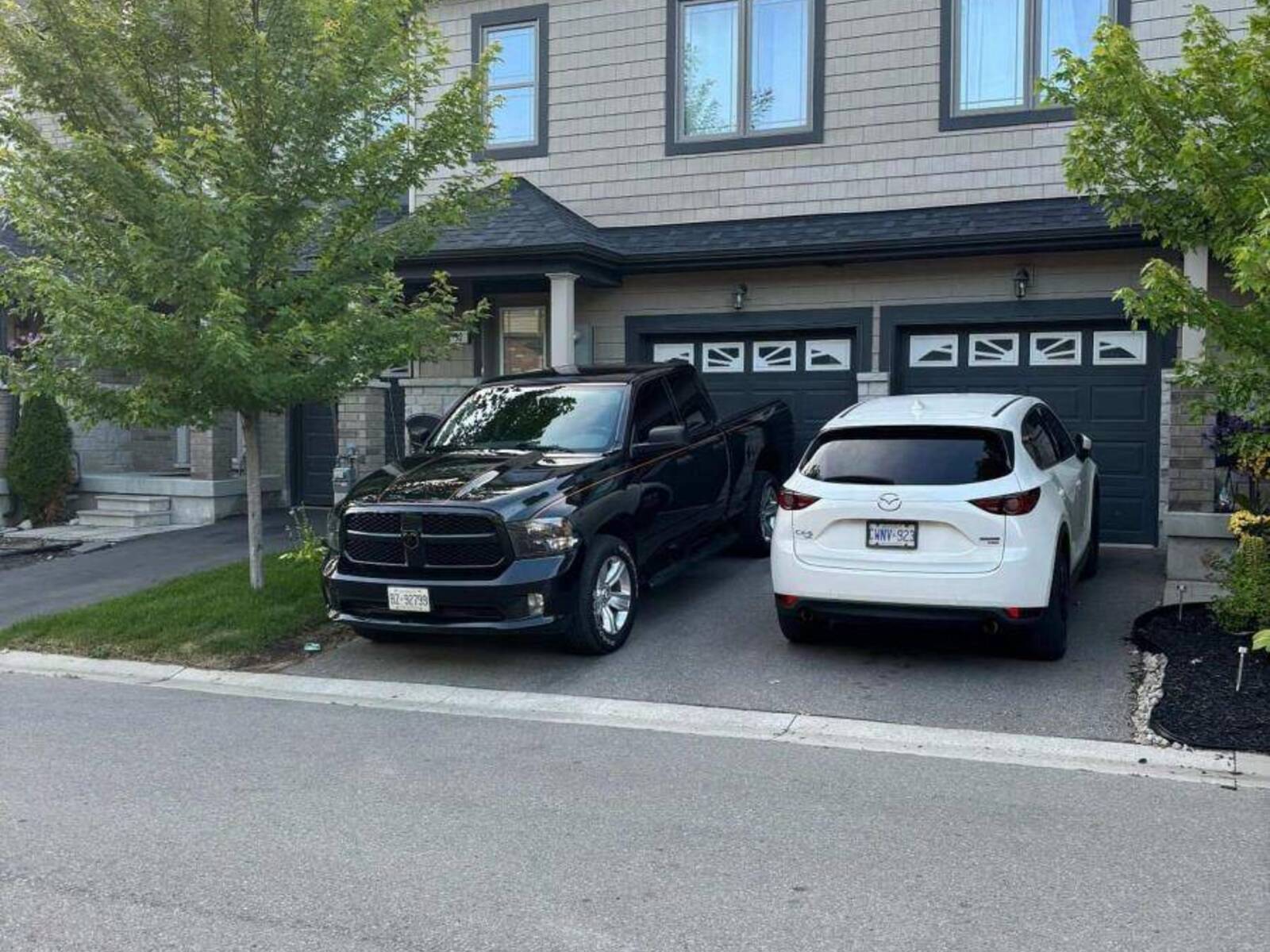 32 DENEB ROAD, Barrie, Ontario L4M 0K6