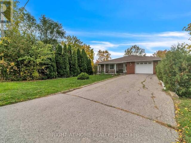 22 HAMILTON DRIVE Newmarket Ontario, L3Y 3E8 - 4 Bedrooms Home For Sale