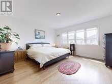 28 GEMINI DRIVE | Barrie Ontario | Slide Image Sixteen