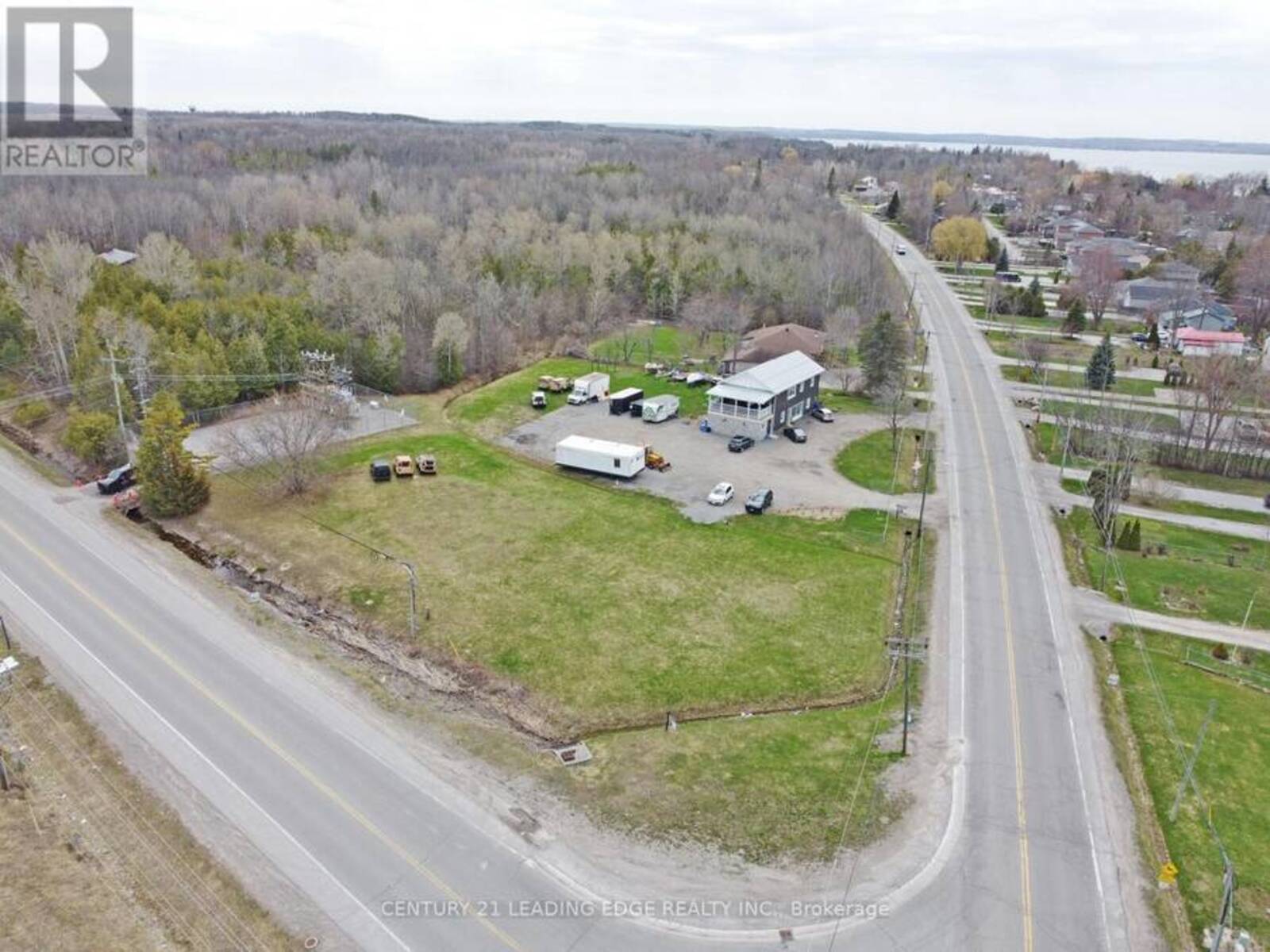 1035 METRO ROAD N, Georgina, Ontario L4P 3E9