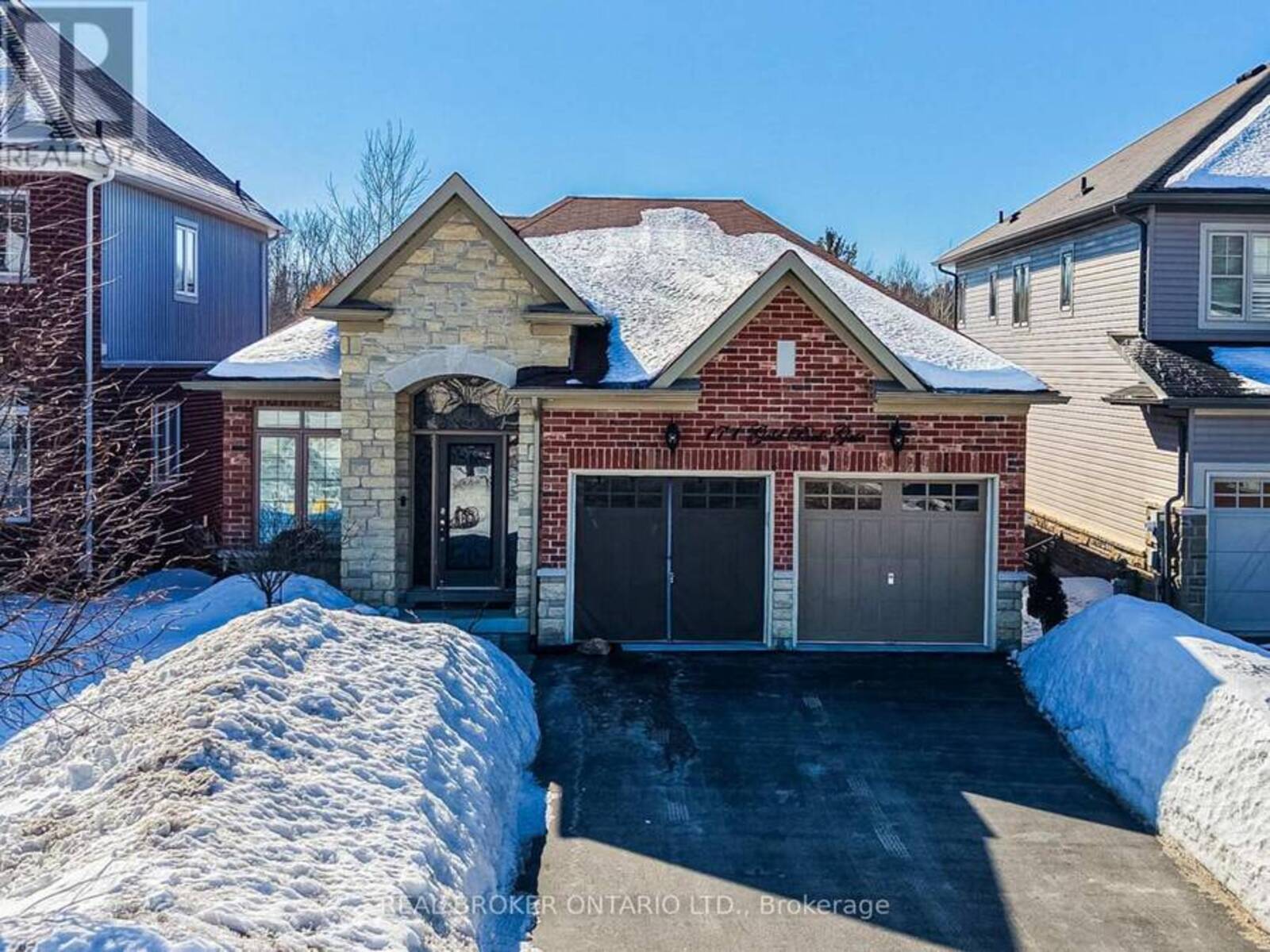 171 GOLD PARK GATE, Angus, Ontario L3W 0B4
