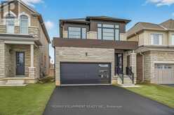 12 SHADY OAKS TRAIL | Hamilton Ontario | Slide Image Two