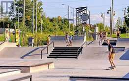 12 SCHMELTZER CRESCENT | Richmond Hill Ontario | Slide Image Sixteen