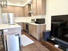 12 SCHMELTZER CRESCENT | Richmond Hill Ontario | Slide Image Six