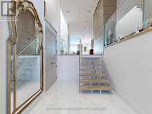 127 ELGIN MILLS ROAD W | Richmond Hill Ontario | Slide Image Six