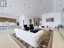 127 ELGIN MILLS ROAD W | Richmond Hill Ontario | Slide Image Eight