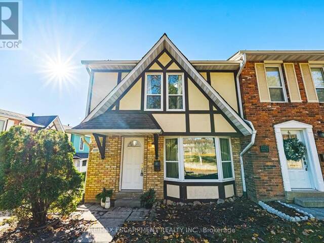 4 - 2220 UPPER MIDDLE ROAD Burlington Ontario, L7P 3P4 - 3 Bedrooms Condo For Sale