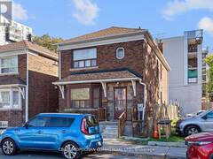 17 AUGUSTA AVENUE Toronto Ontario, M5T 2K7