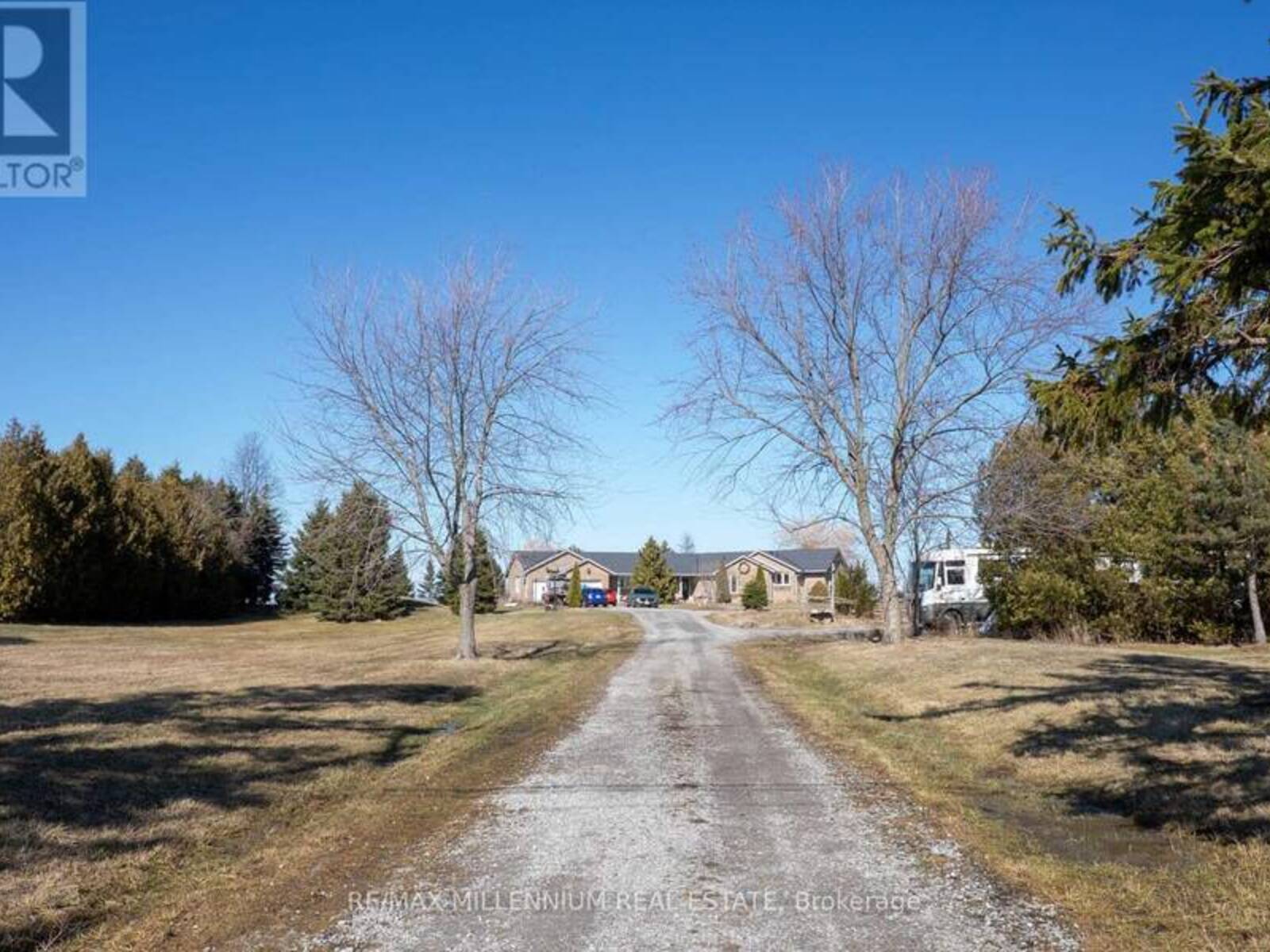 1113 RIDGE ROAD, Hamilton, Ontario L8J 2X5