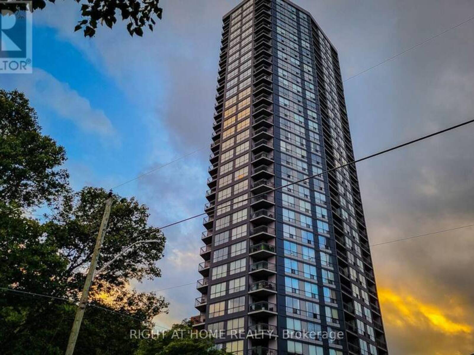 601 - 150 CHARLTON AVENUE E, Hamilton, Ontario L8N 3X3