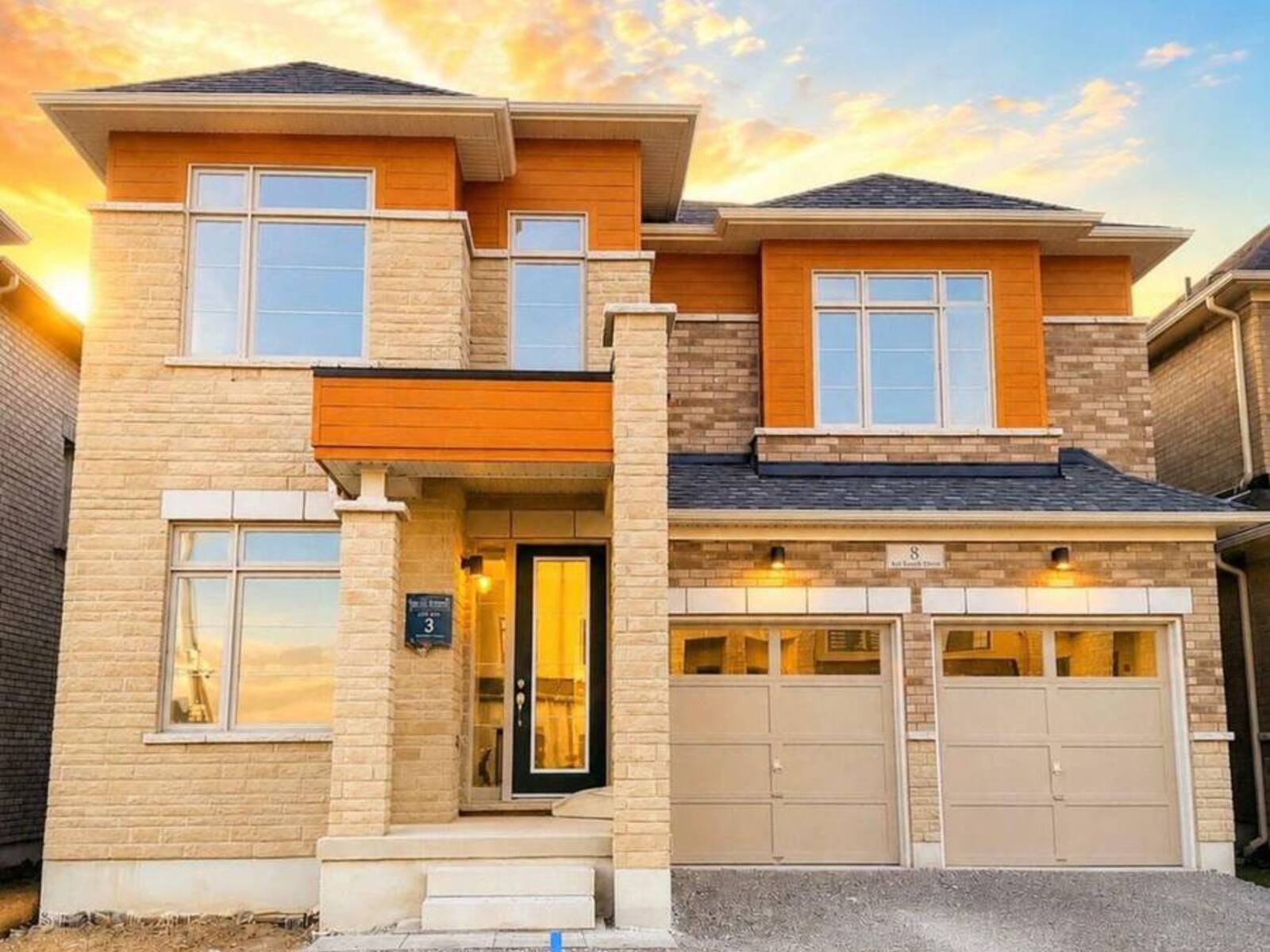 8 ART LEECH DRIVE, Richmond Hill, Ontario L4E 3R9