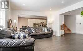 2 ZIMMER STREET | Brampton Ontario | Slide Image Twelve