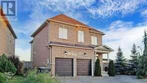 92 KETTLEWELL CRESCENT | Brampton Ontario | Slide Image Three