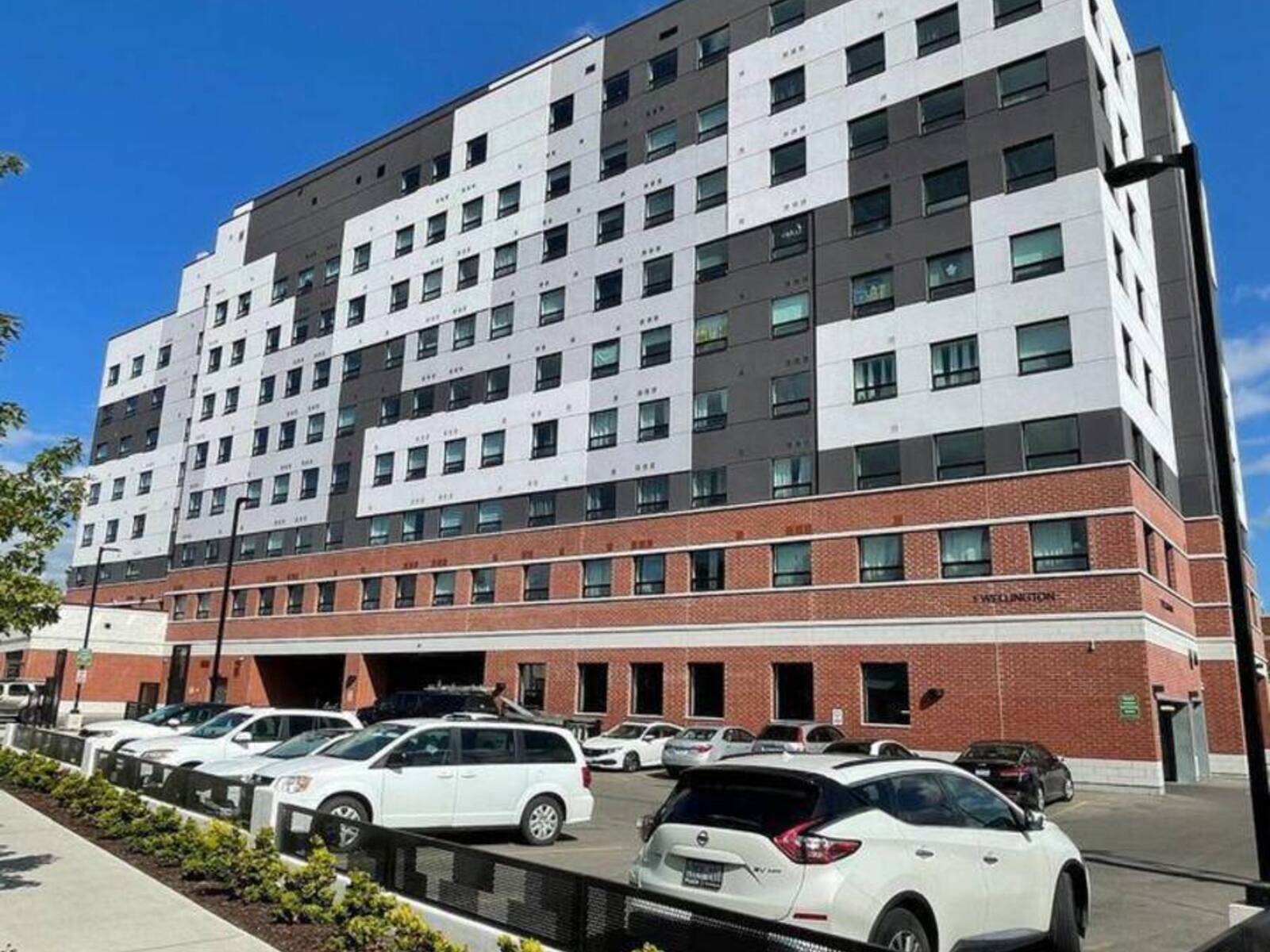 611 - 1 WELLINGTON STREET, Brantford, Ontario N3T 2L3