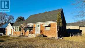 486 MATTHEW BRADY AVENUE | Windsor Ontario | Slide Image Four