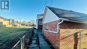 486 MATTHEW BRADY AVENUE | Windsor Ontario | Slide Image Six