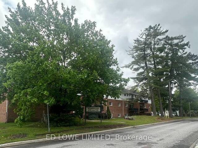 105 WINEWOOD AVENUE W Gravenhurst Ontario, P1P 1R9 - Multi-family Home For Sale