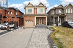 29 MEMORIAL COURT | Bradford West Gwillimbury Ontario | Slide Image Three