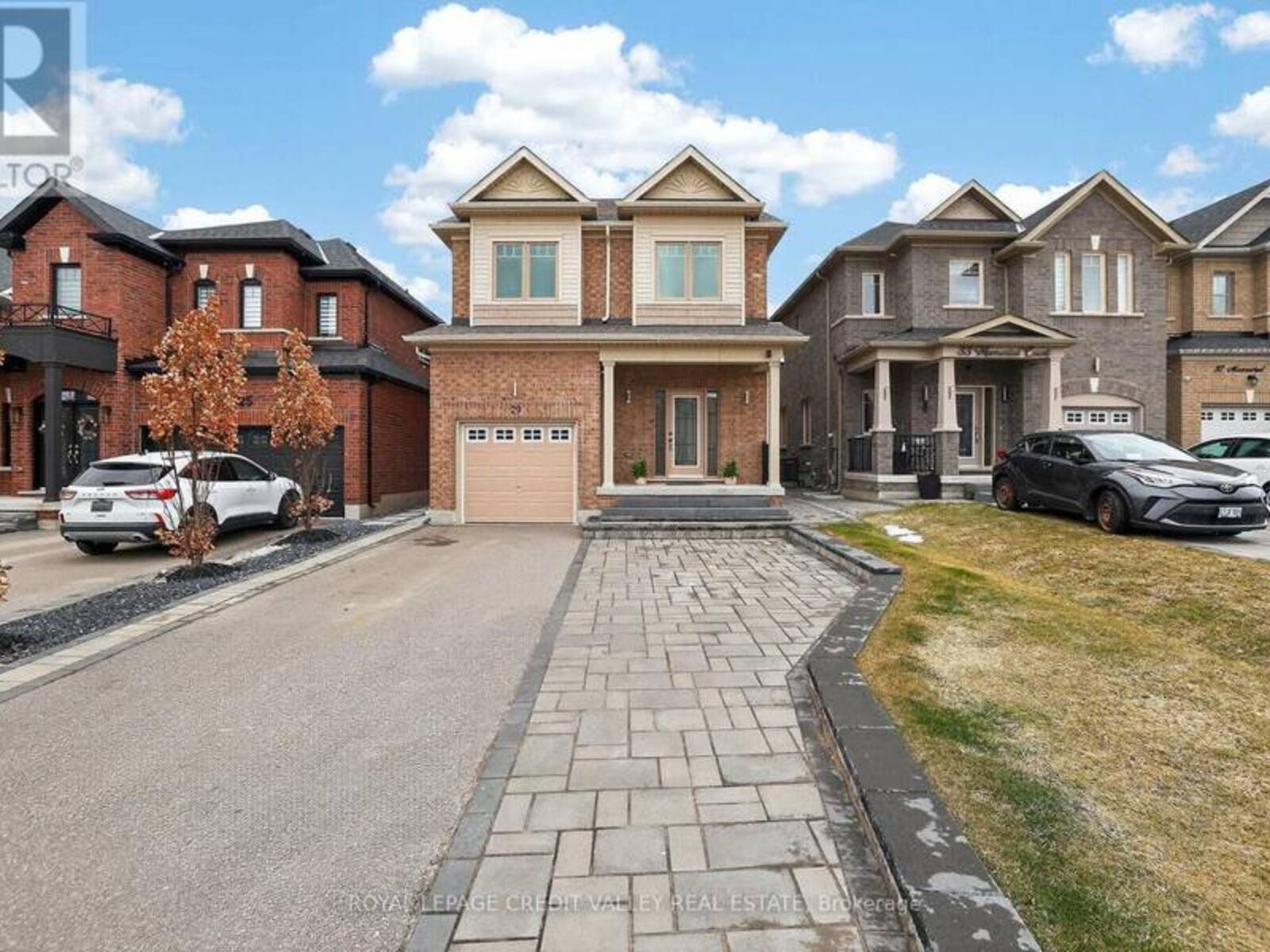 29 MEMORIAL COURT, Bradford West Gwillimbury, Ontario L3Z 4H5