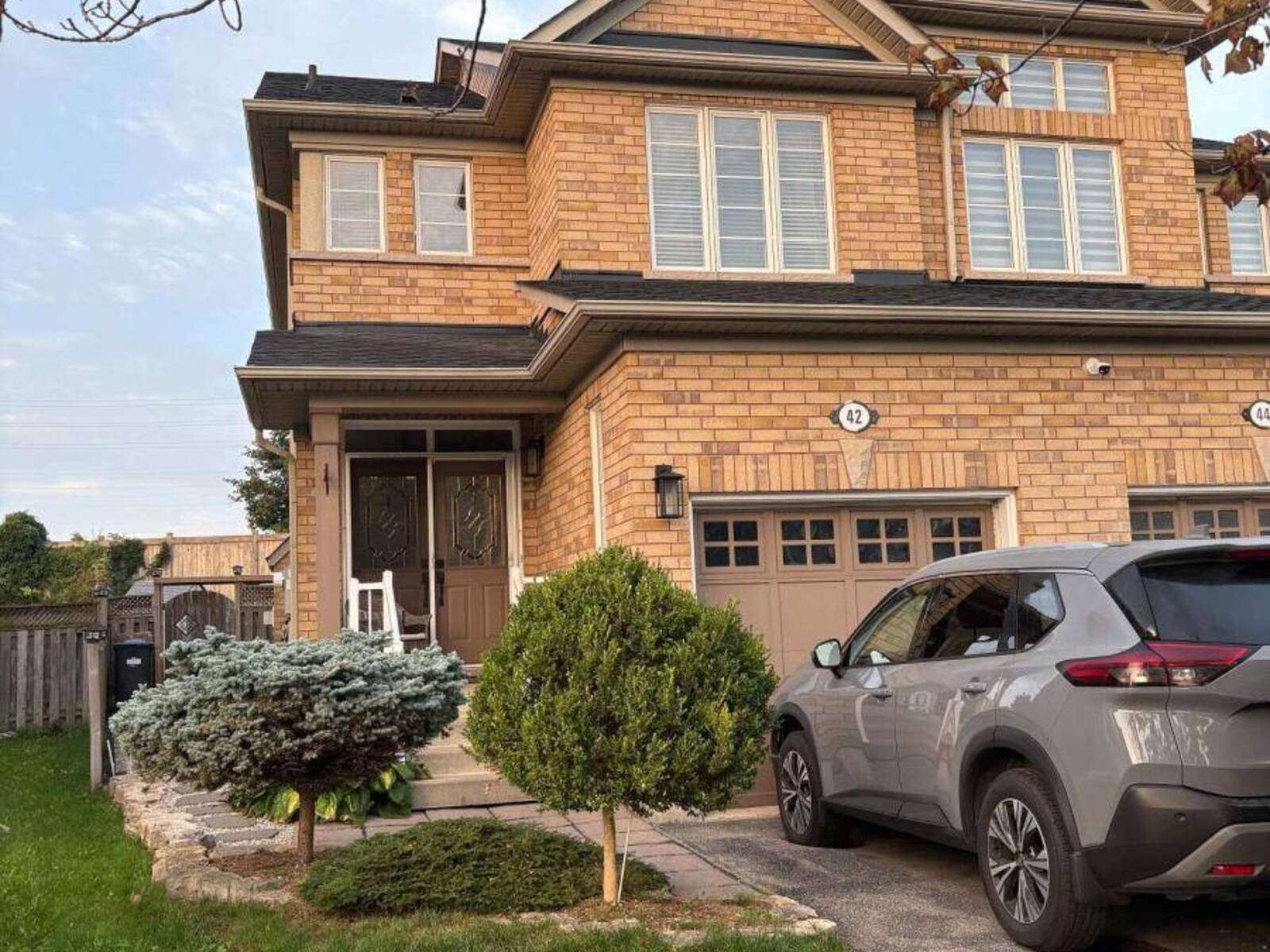 42 RUBYSILVER DRIVE, Brampton, Ontario L6P 1P9