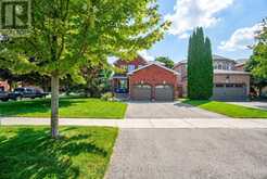 165 BONNY MEADOWS DRIVE | Aurora Ontario | Slide Image One