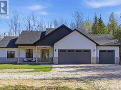 18 TAMARAC ROAD Georgian Bluffs Ontario, N0H 2T0