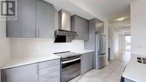 4 CAROLE BELL WAY | Markham Ontario | Slide Image Thirteen
