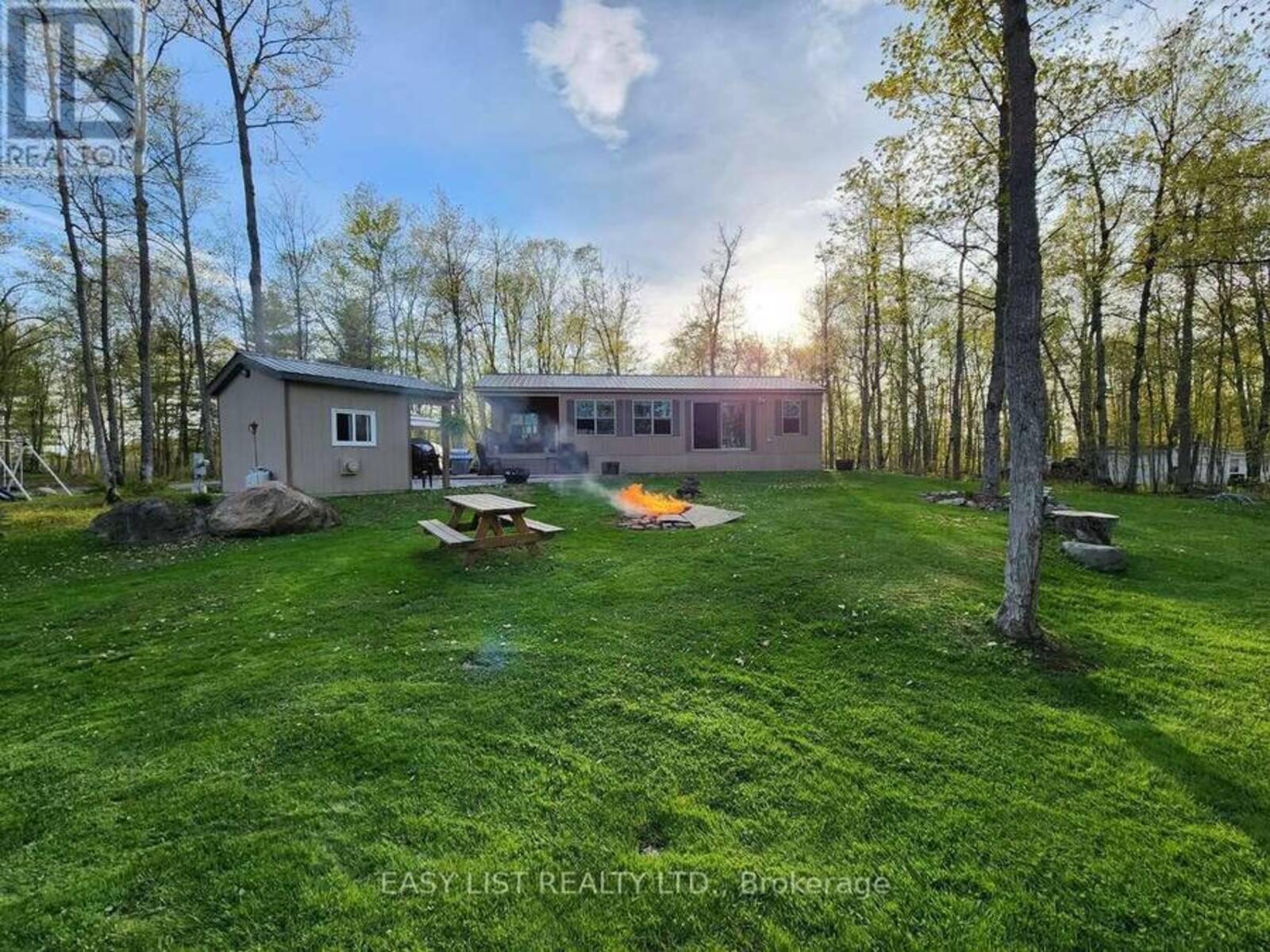 180 LOST FOREST LANE, Magnetawan, Ontario P0A 1P0