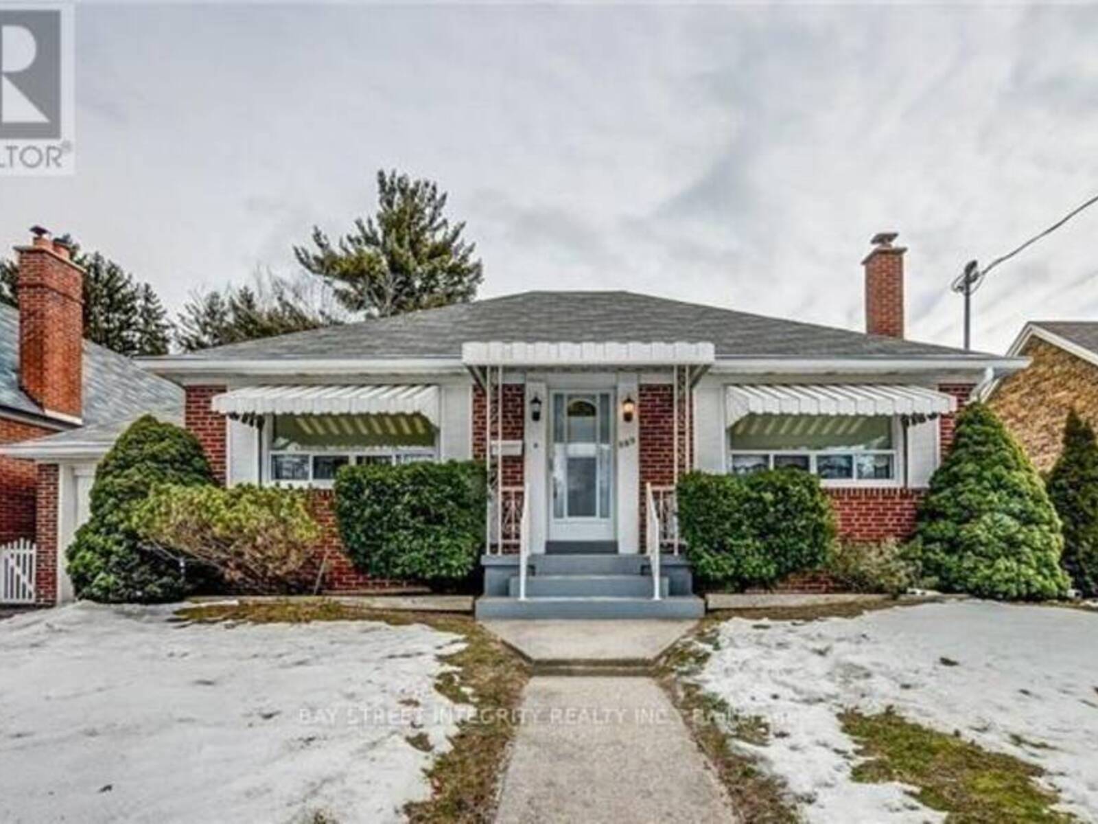 889 ROYAL YORK ROAD, Toronto, Ontario M8Y 2V5