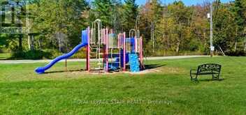 13 SPRUCE - 4449 MILBUROUGH LINE | Burlington Ontario | Slide Image Thirty-one
