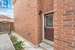 23 PERSONNA CIRCLE | Brampton Ontario | Slide Image Sixteen