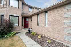 78 STEPHANIE LANE | Barrie Ontario | Slide Image Three