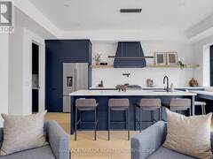 13 KNIGHT STREET Toronto Ontario, M4C 3K8