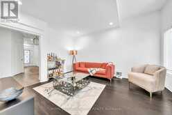 406 HEWITT CIRCLE | Newmarket Ontario | Slide Image Eleven