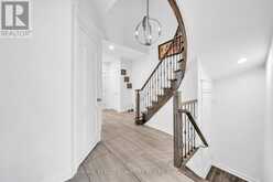 406 HEWITT CIRCLE | Newmarket Ontario | Slide Image Thirteen