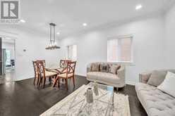 406 HEWITT CIRCLE | Newmarket Ontario | Slide Image Six