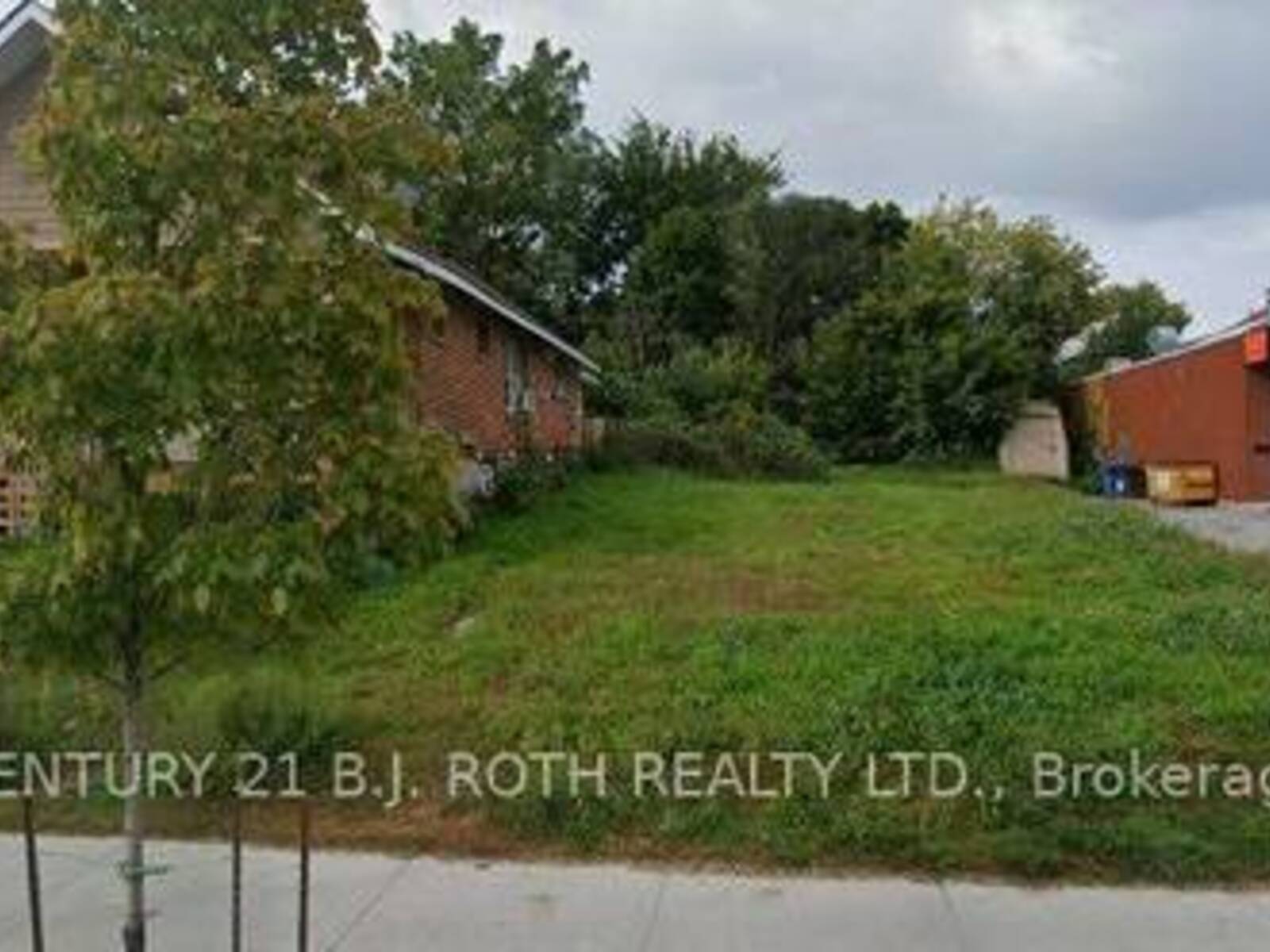 61 FRONT STREET S, Orillia, Ontario L3V 4S2