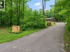 11 WOODLAND CRESCENT Barrie Ontario, L4M 4Y8