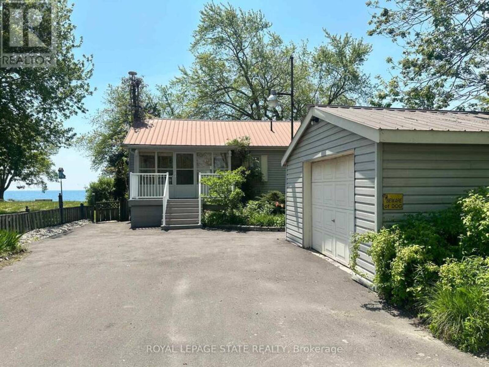 2592 LAKESHORE ROAD, Dunnville, Ontario N1A 2W8